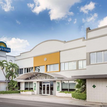 Days Inn By Wyndham Miami Airport North Exterior photo