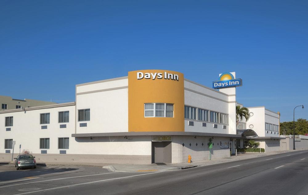 Days Inn By Wyndham Miami Airport North Exterior photo