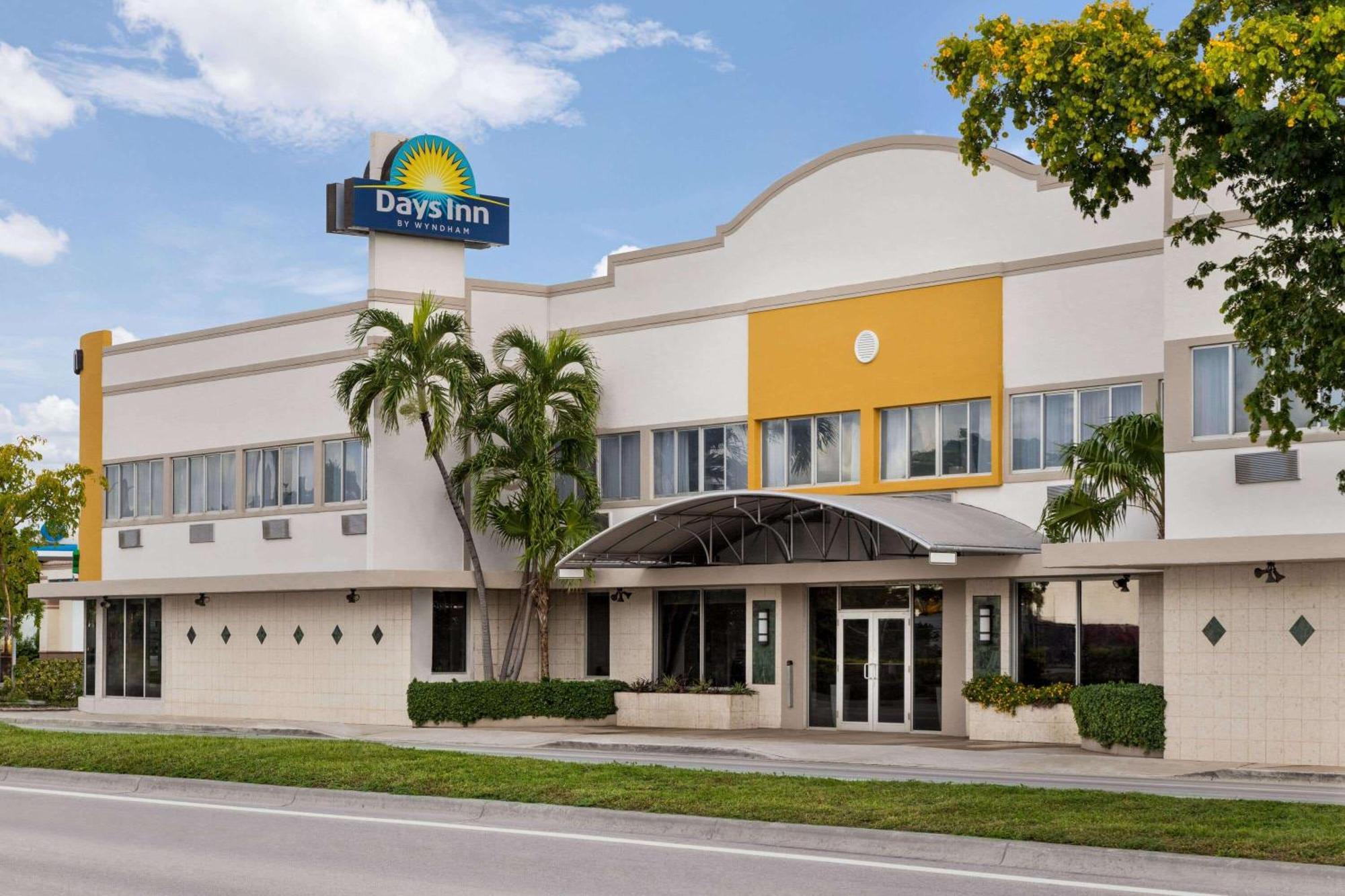 Days Inn By Wyndham Miami Airport North Exterior photo